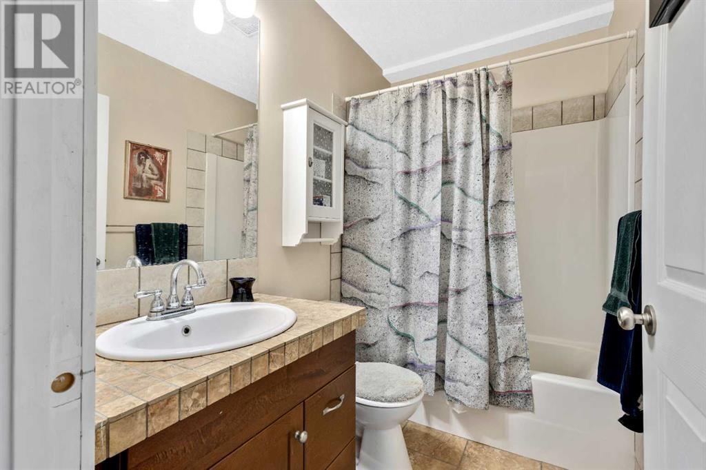 Single Family House for Sale in  Bow Crescent NW Bowness Calgary 