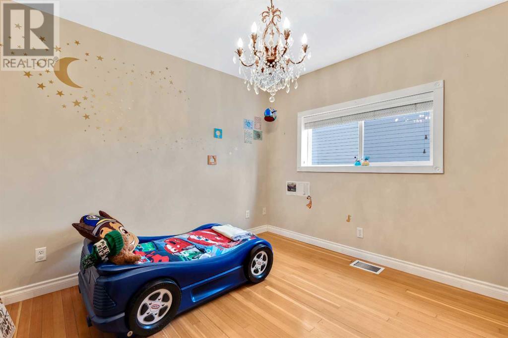 Single Family House for Sale in  Bow Crescent NW Bowness Calgary 