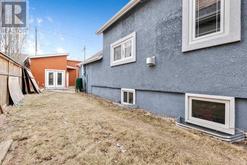 Single Family House for Sale in  Bow Crescent NW Bowness Calgary 