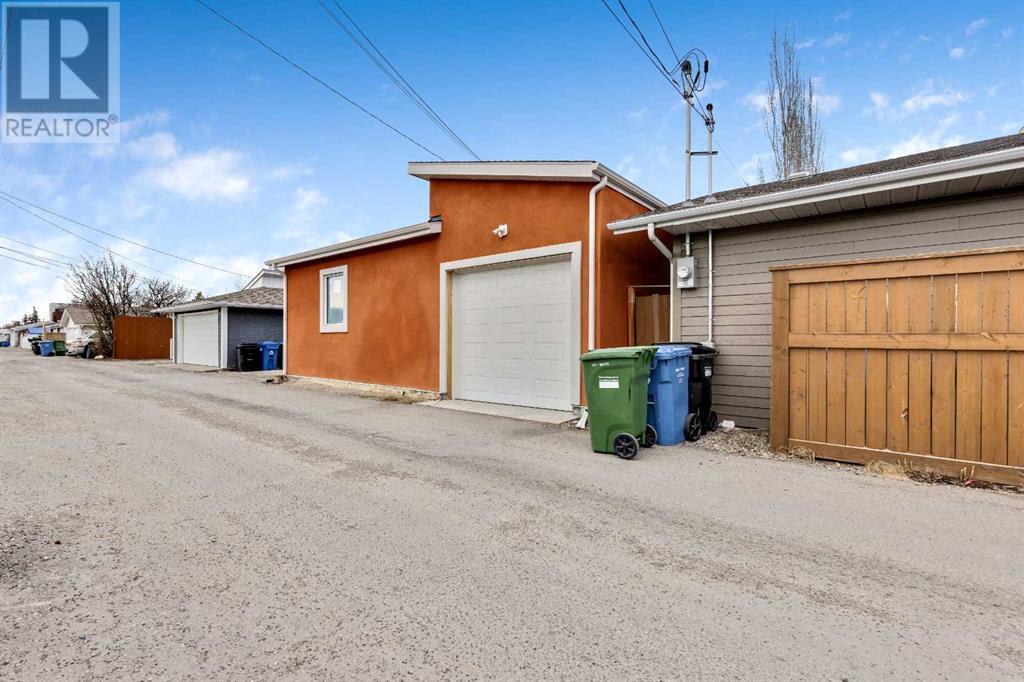 Single Family House for Sale in  Bow Crescent NW Bowness Calgary 