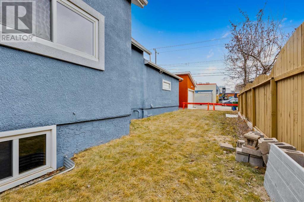 Single Family House for Sale in  Bow Crescent NW Bowness Calgary 