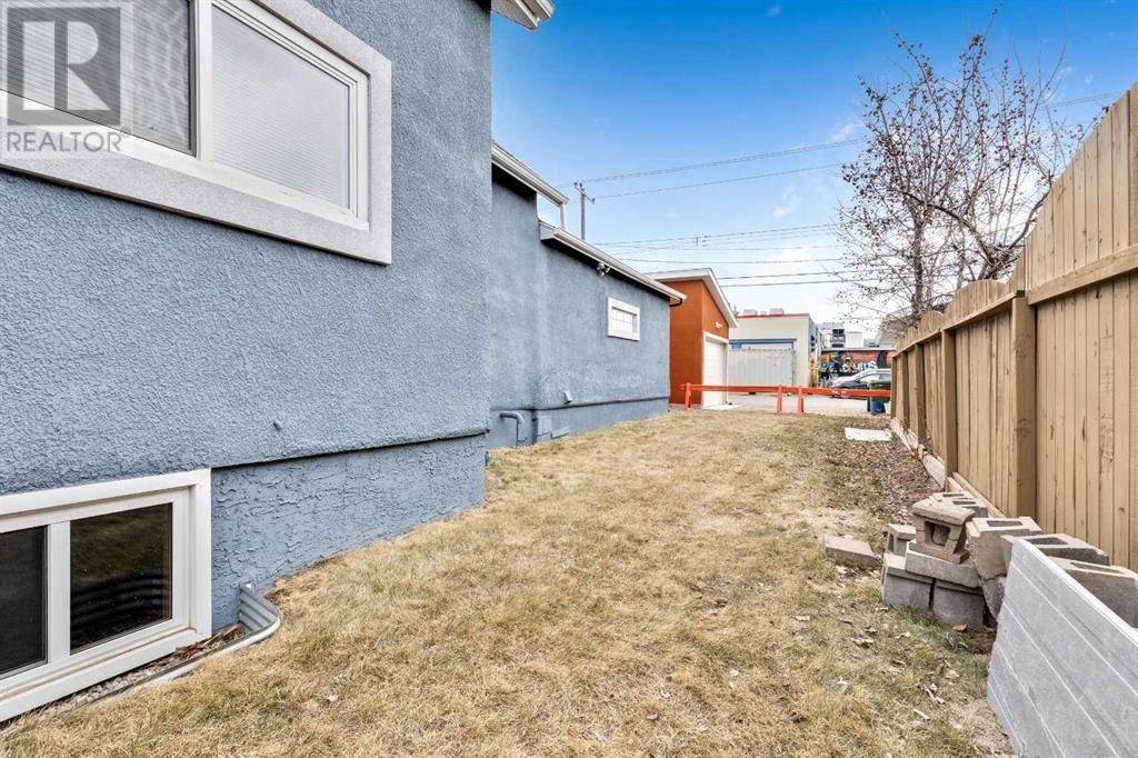 Single Family House for Sale in  Bow Crescent NW Bowness Calgary 