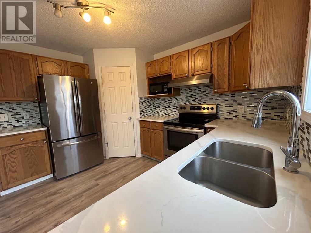 Single Family House for Sale in  saddlemont Close NE Saddle Ridge Calgary 