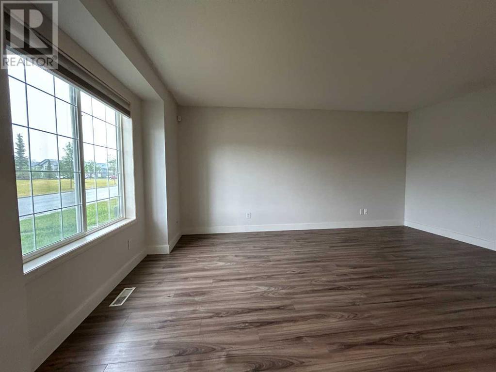 Single Family House for Sale in  saddlemont Close NE Saddle Ridge Calgary 