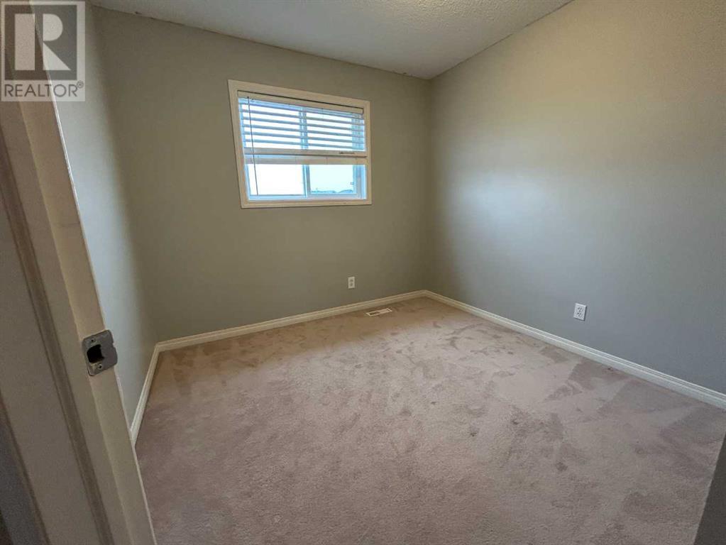 Single Family House for Sale in  saddlemont Close NE Saddle Ridge Calgary 