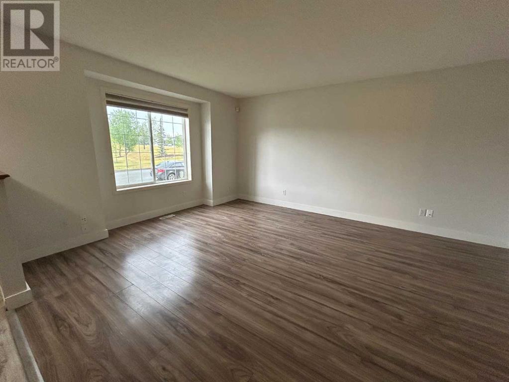Single Family House for Sale in  saddlemont Close NE Saddle Ridge Calgary 