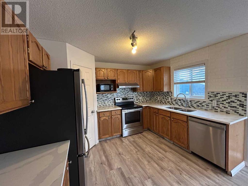 Single Family House for Sale in  saddlemont Close NE Saddle Ridge Calgary 
