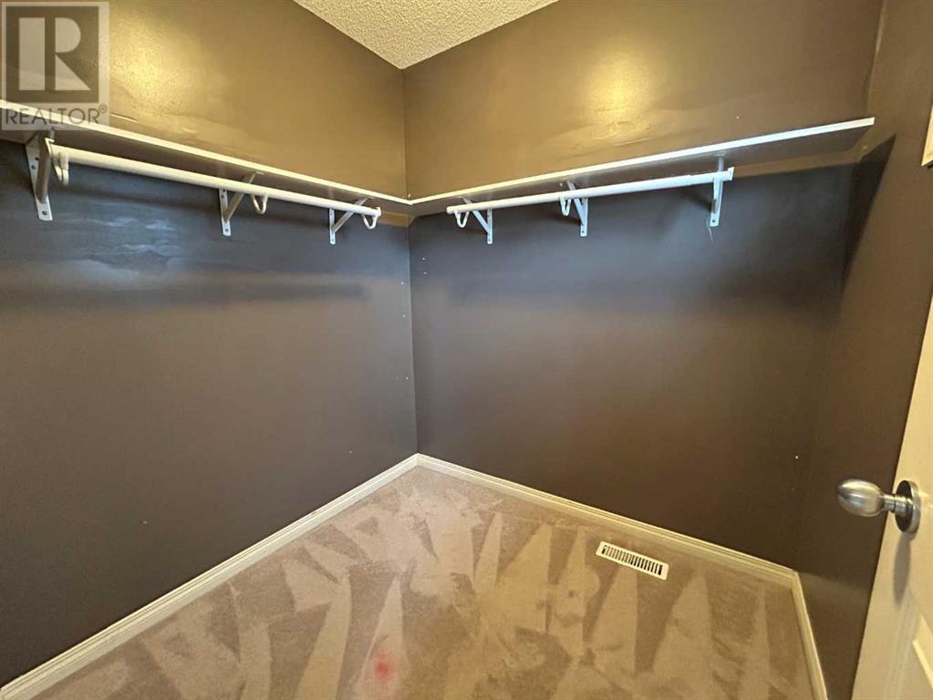 Single Family House for Sale in  saddlemont Close NE Saddle Ridge Calgary 