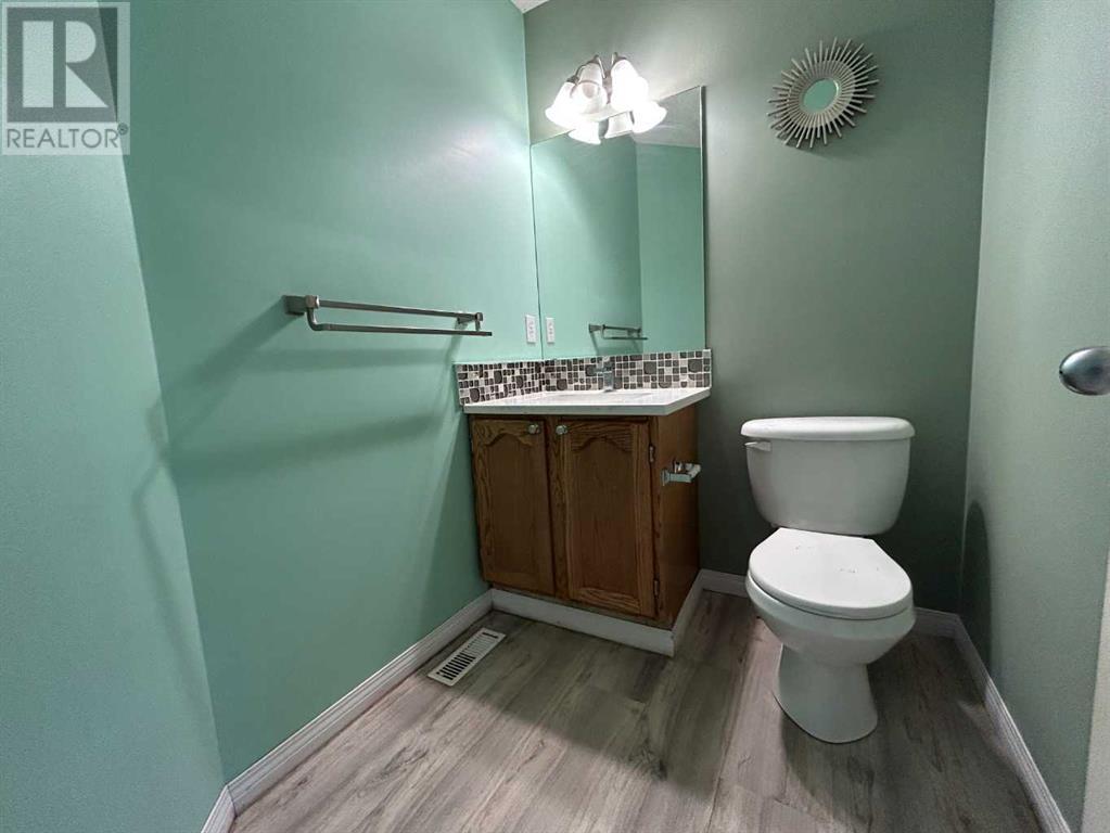 Single Family House for Sale in  saddlemont Close NE Saddle Ridge Calgary 