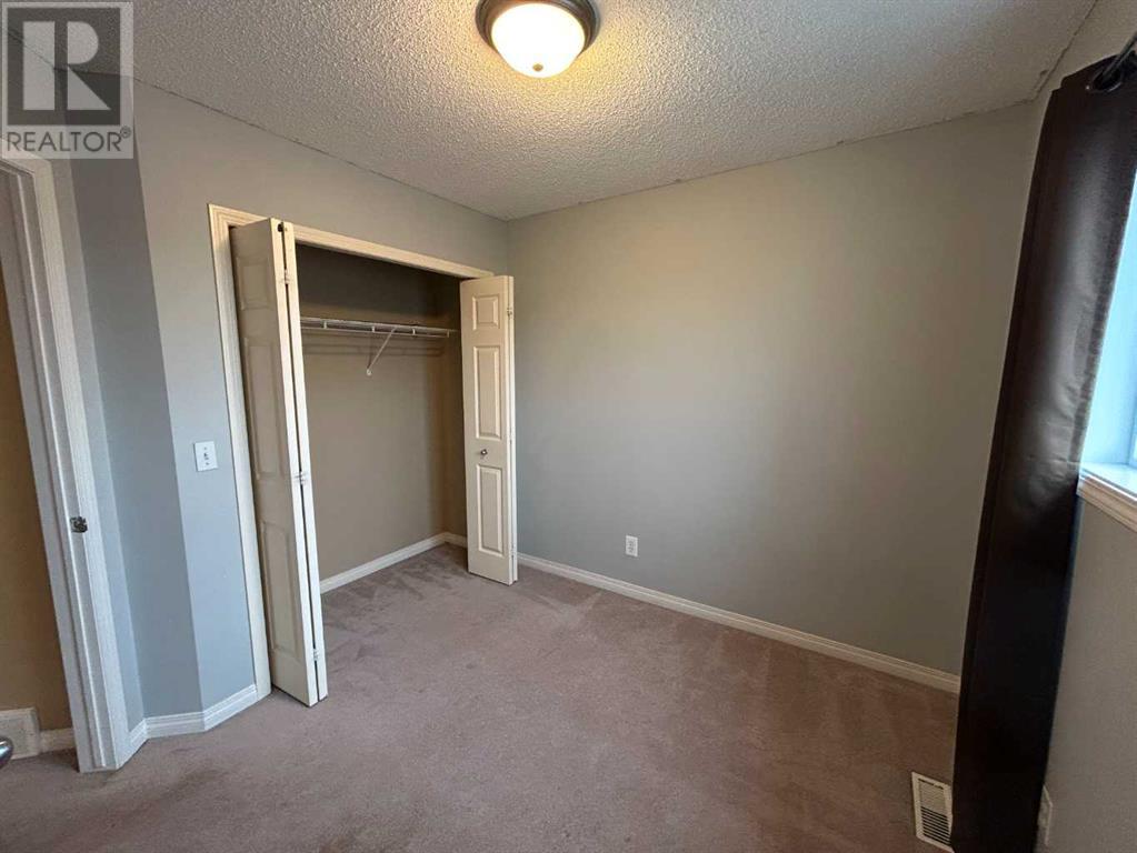 Single Family House for Sale in  saddlemont Close NE Saddle Ridge Calgary 