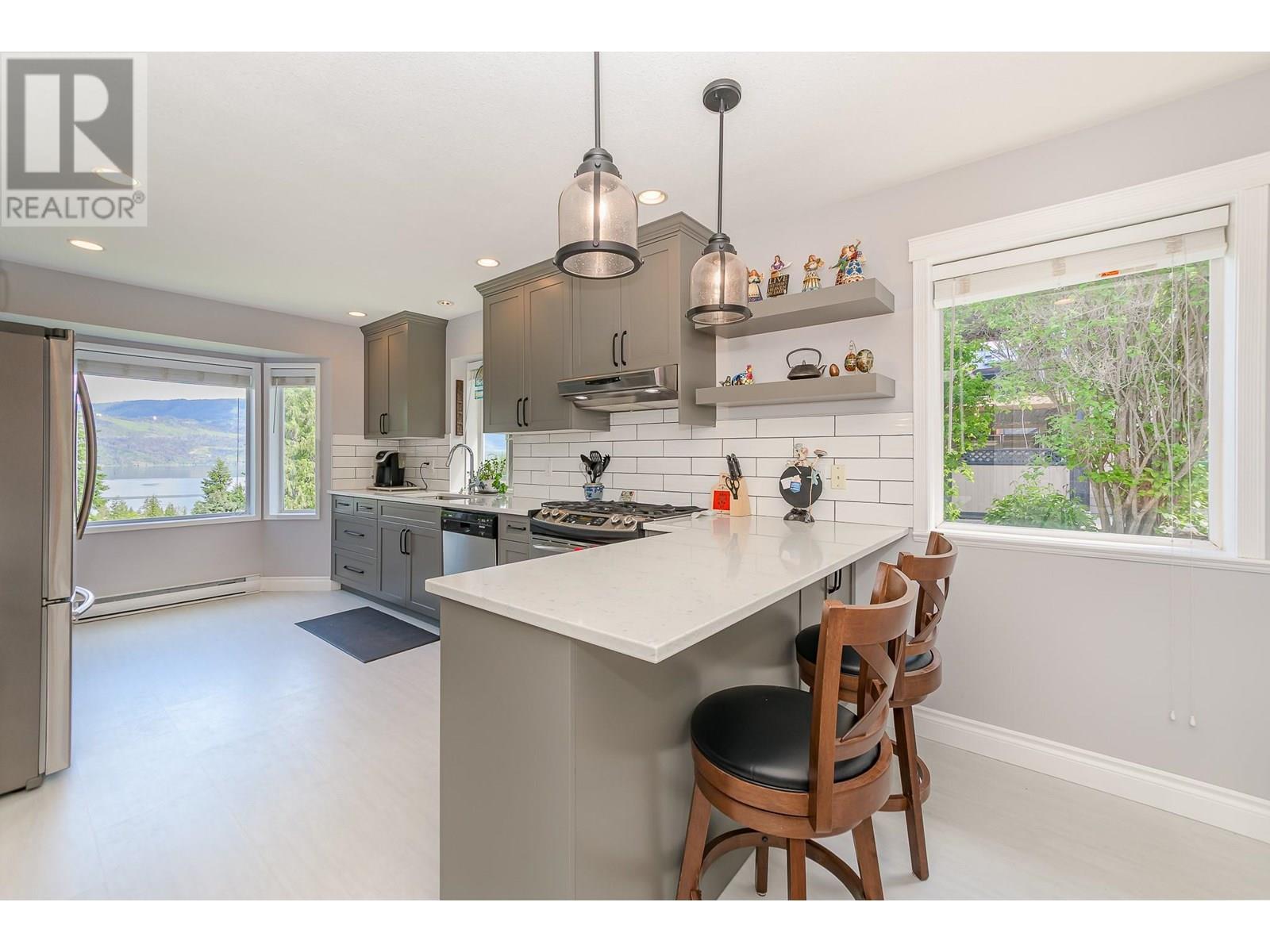Photo 3 of 2332 Mnt Tuam Crescent, Sorrento BC