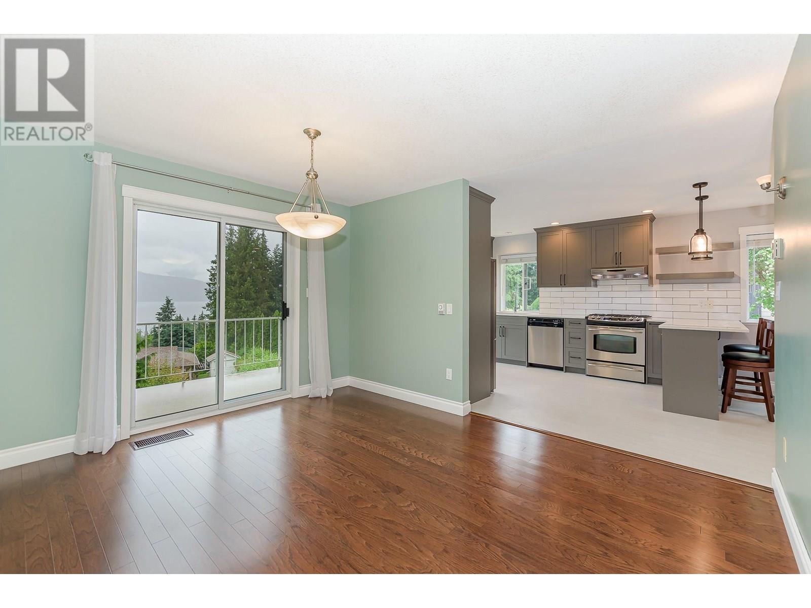 Photo 30 of 2332 Mnt Tuam Crescent, Sorrento BC
