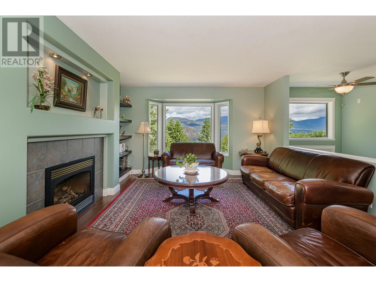Photo 4 of 2332 Mnt Tuam Crescent, Sorrento BC