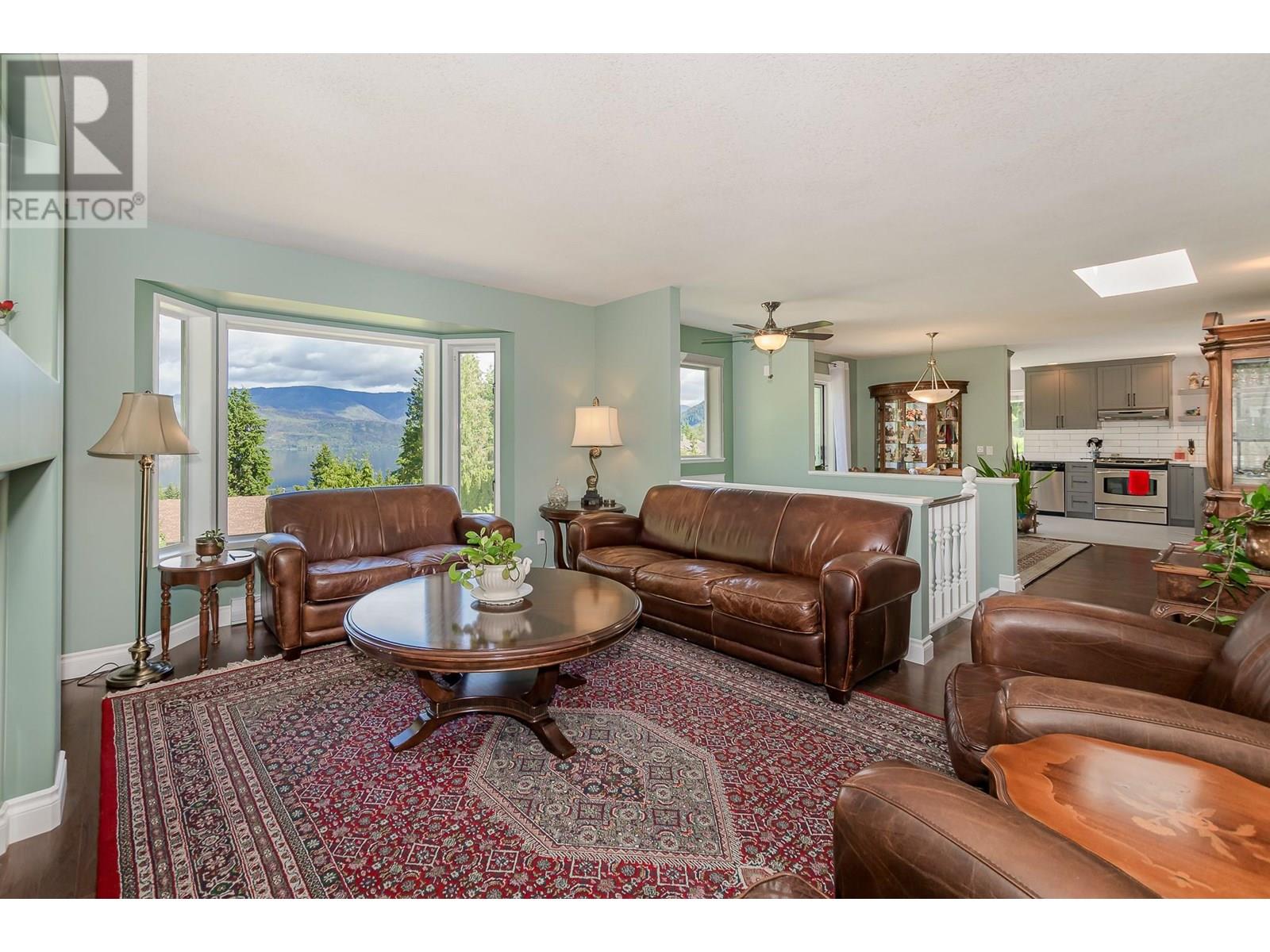 Photo 5 of 2332 Mnt Tuam Crescent, Sorrento BC
