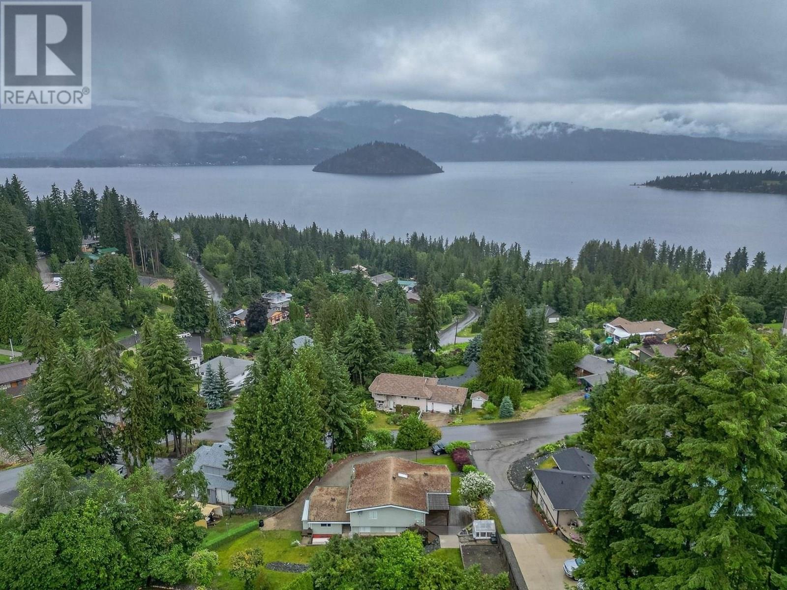 Photo 73 of 2332 Mnt Tuam Crescent, Sorrento BC