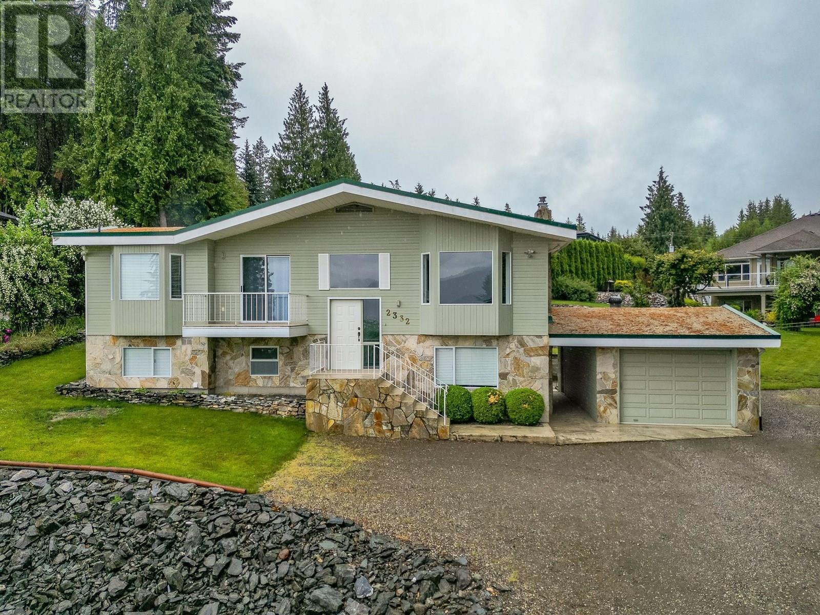 Photo 8 of 2332 Mnt Tuam Crescent, Sorrento BC