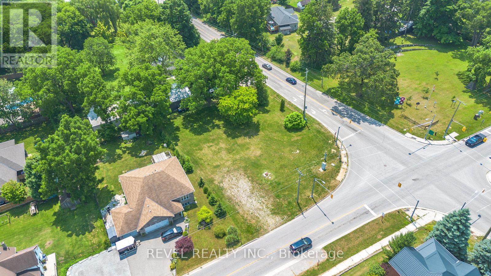 Photo 3 of 143 Oakland Road, Brant ON