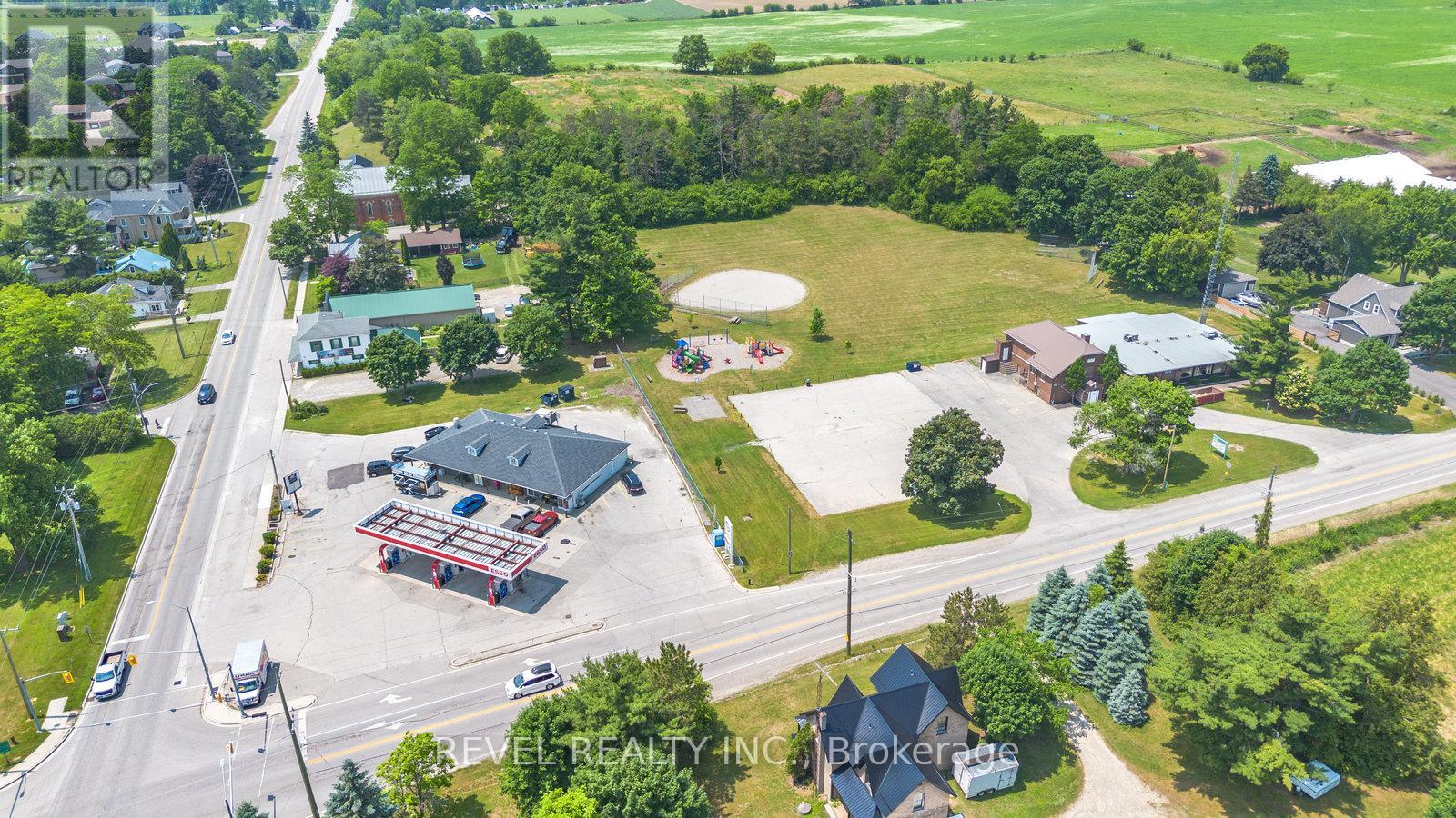 Photo 8 of 143 Oakland Road, Brant ON