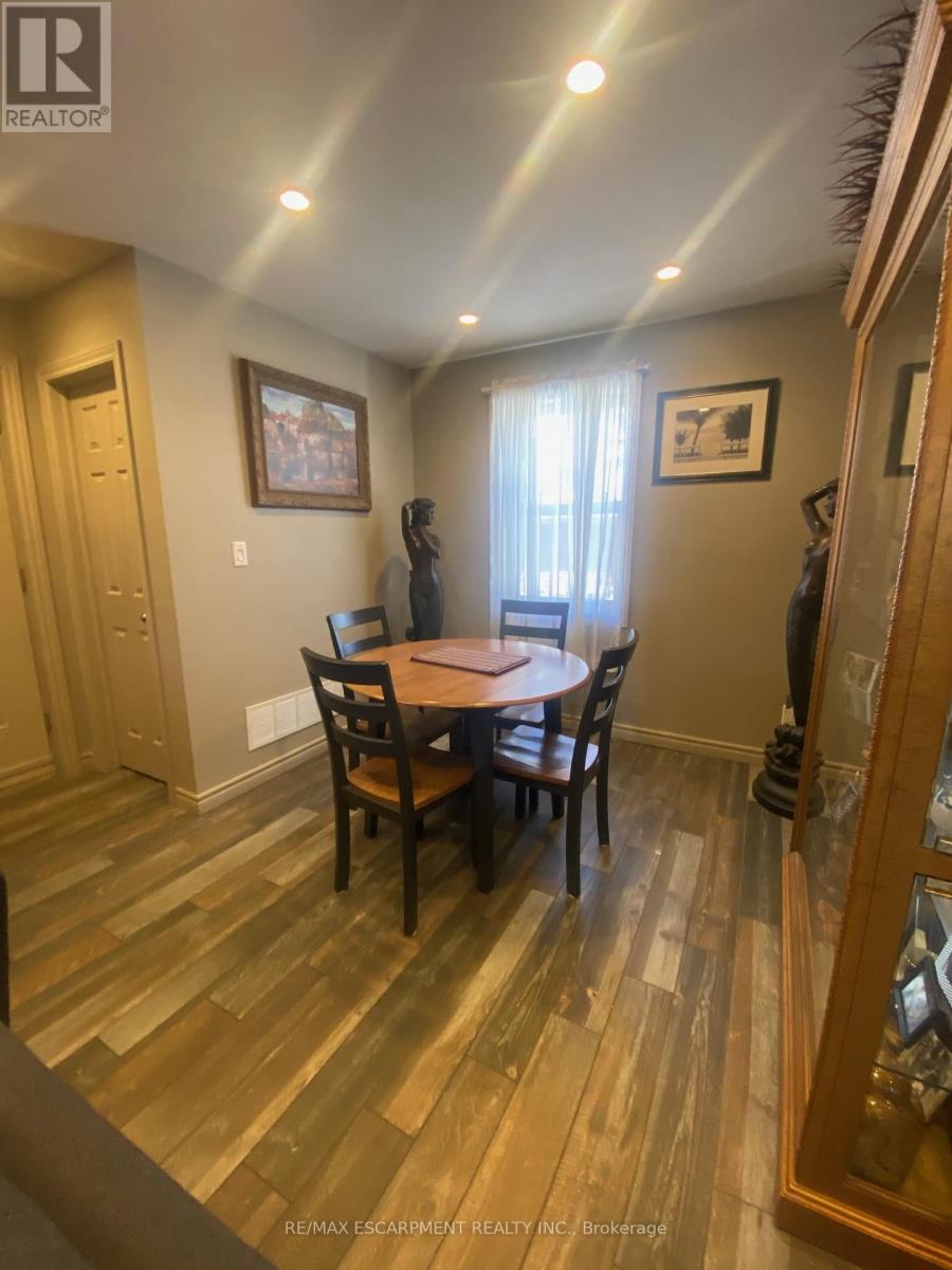 Single Family House for Sale in  KIMBERLY DRIVE Hamilton (Rosedale) 