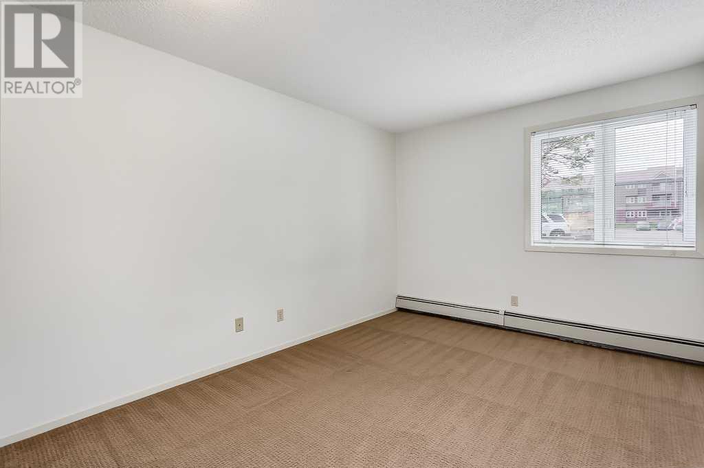 Single Family House for Sale in   Edenwold Heights NW Edgemont Calgary 
