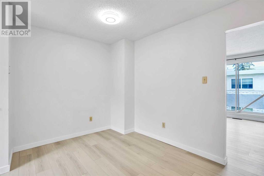 Single Family House for Sale in D   Street NW Bowness Calgary 