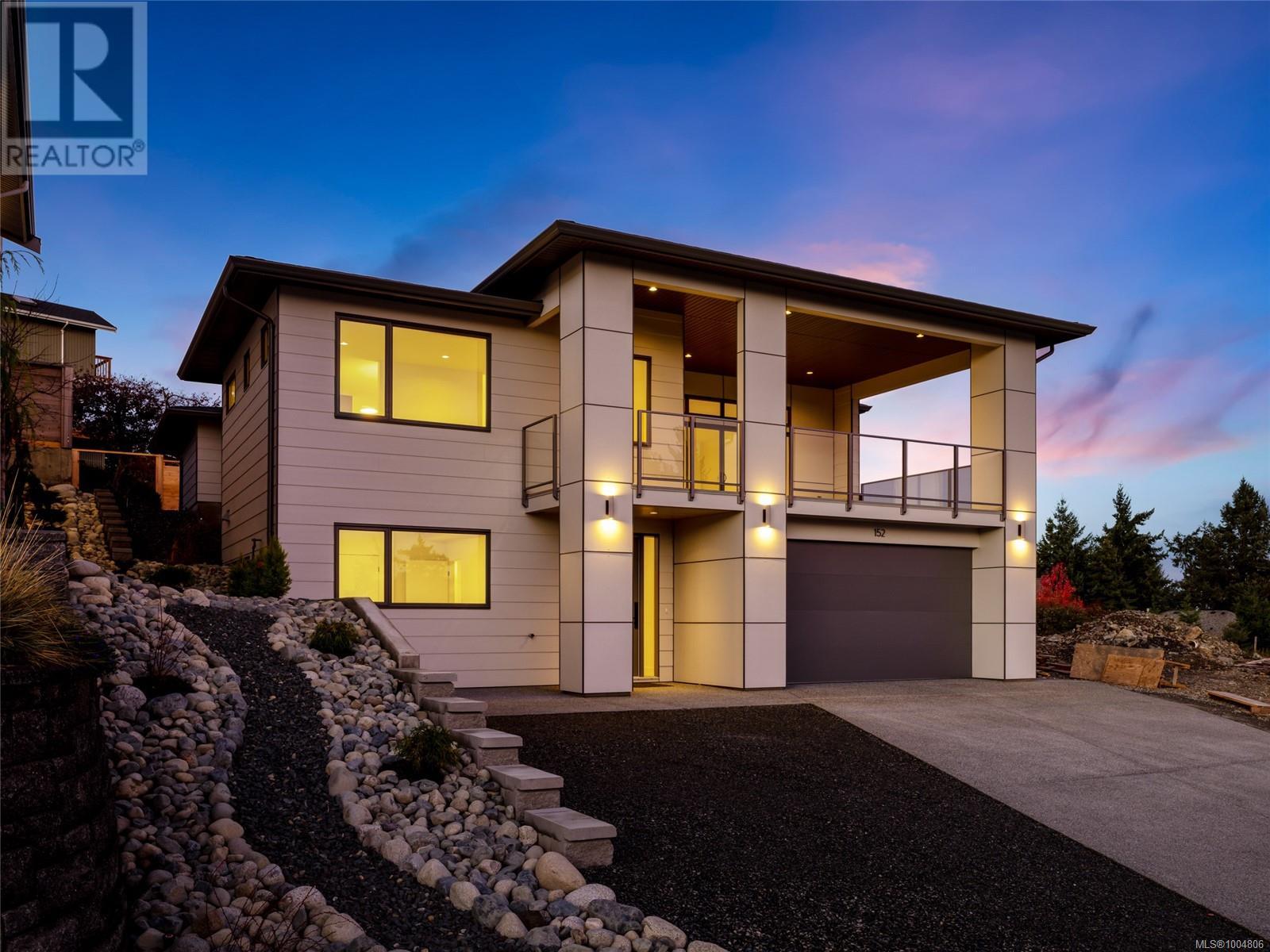 Photo 2 of 152 Golden Oaks Cres, Nanaimo BC