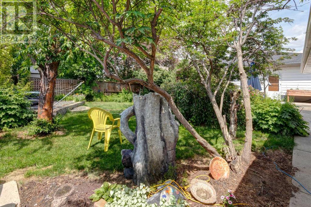 Single Family House Bungalow for Sale in  Russell Road NE Renfrew Calgary 