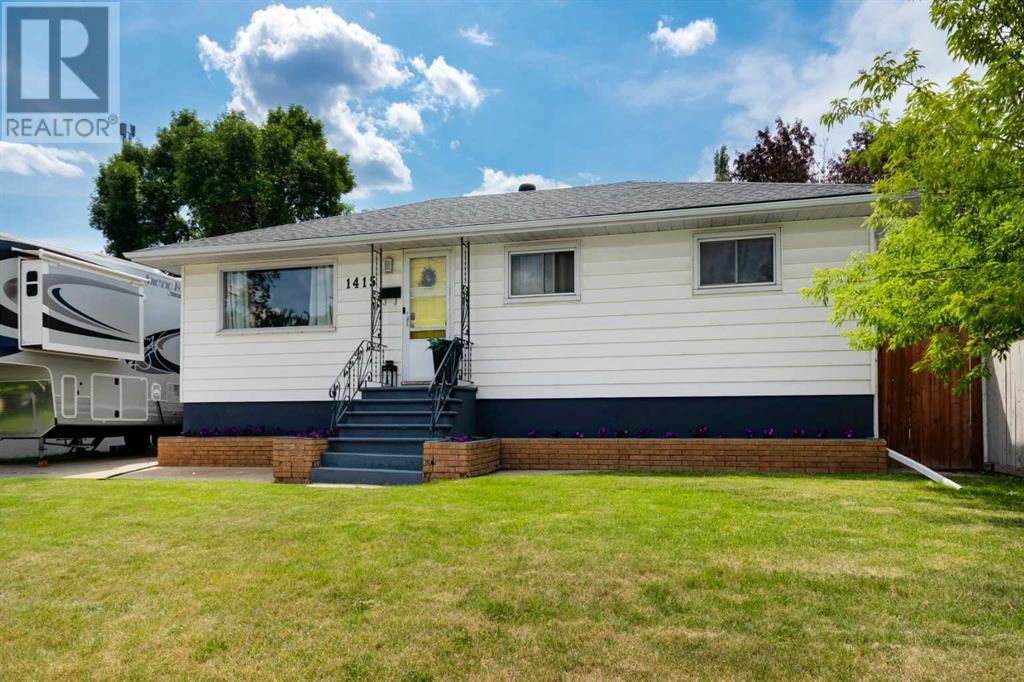 Single Family House Bungalow for Sale in  Russell Road NE Renfrew Calgary 