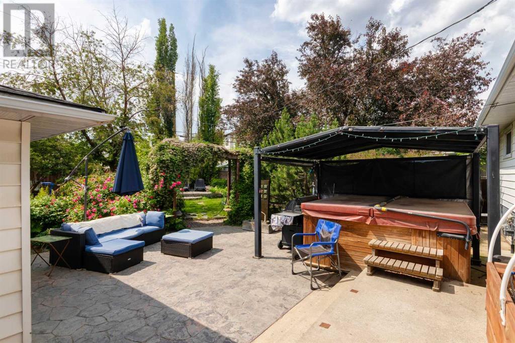 Single Family House Bungalow for Sale in  Russell Road NE Renfrew Calgary 