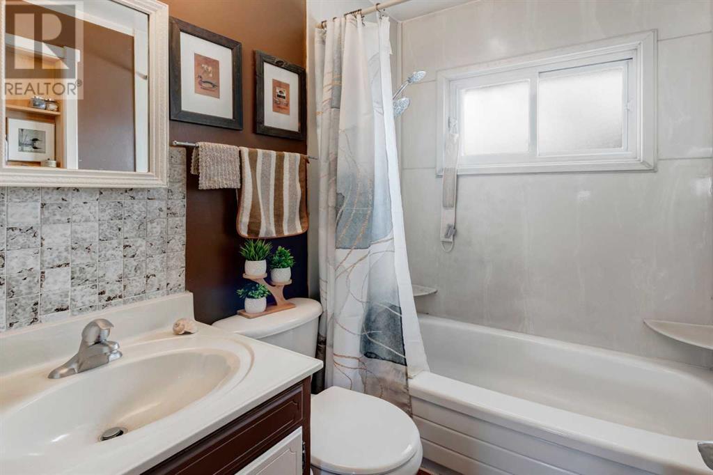 Single Family House Bungalow for Sale in  Russell Road NE Renfrew Calgary 