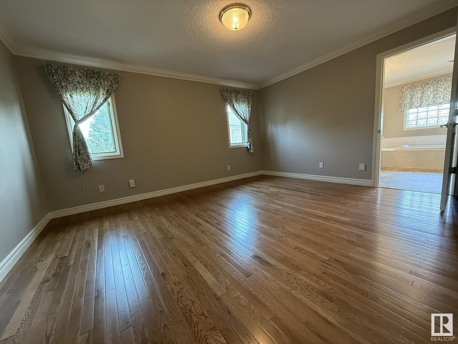Photo 29 of 520 Twin Brooks Ba Nw, Edmonton AB