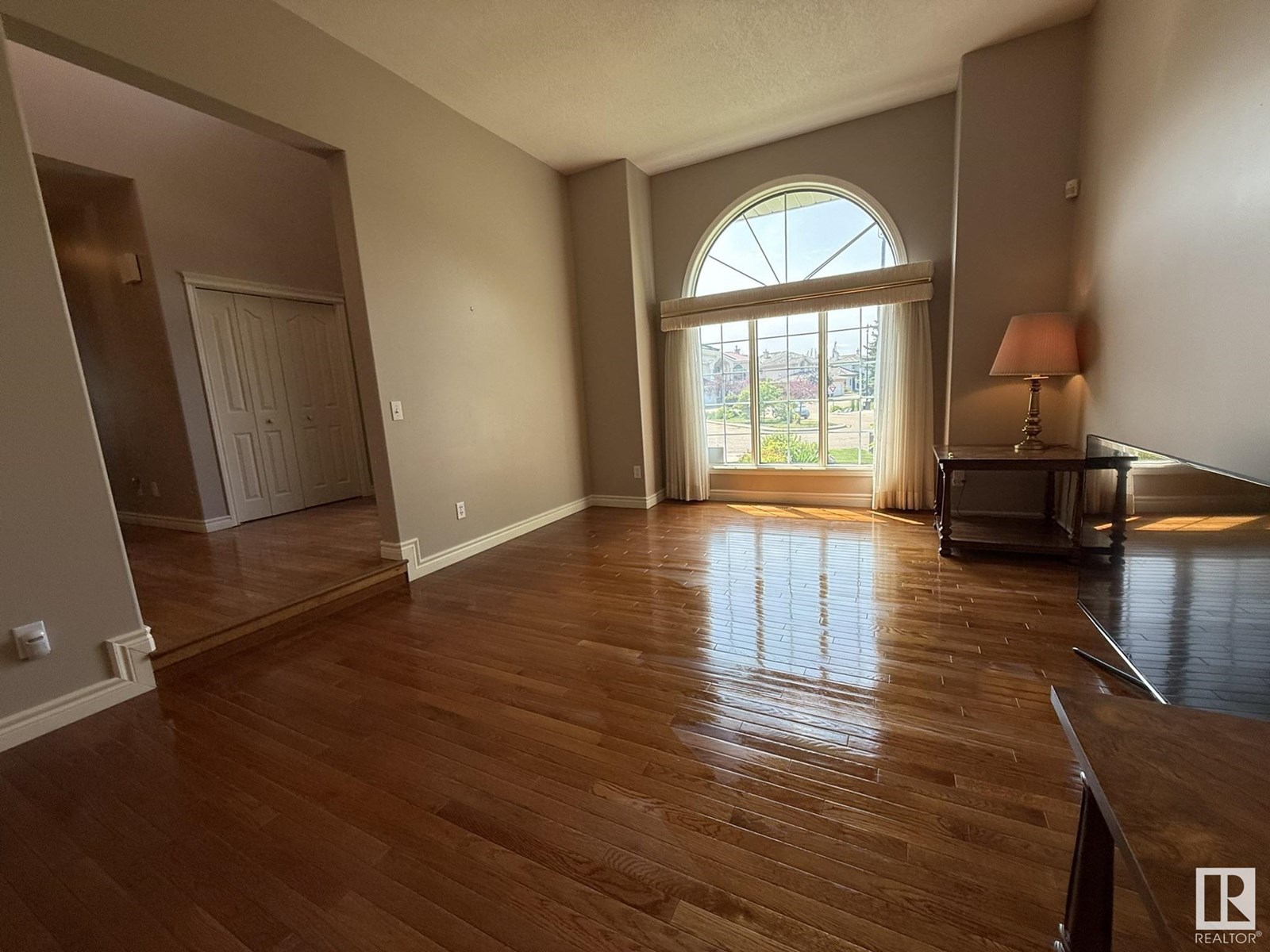 Photo 7 of 520 Twin Brooks Ba Nw, Edmonton AB