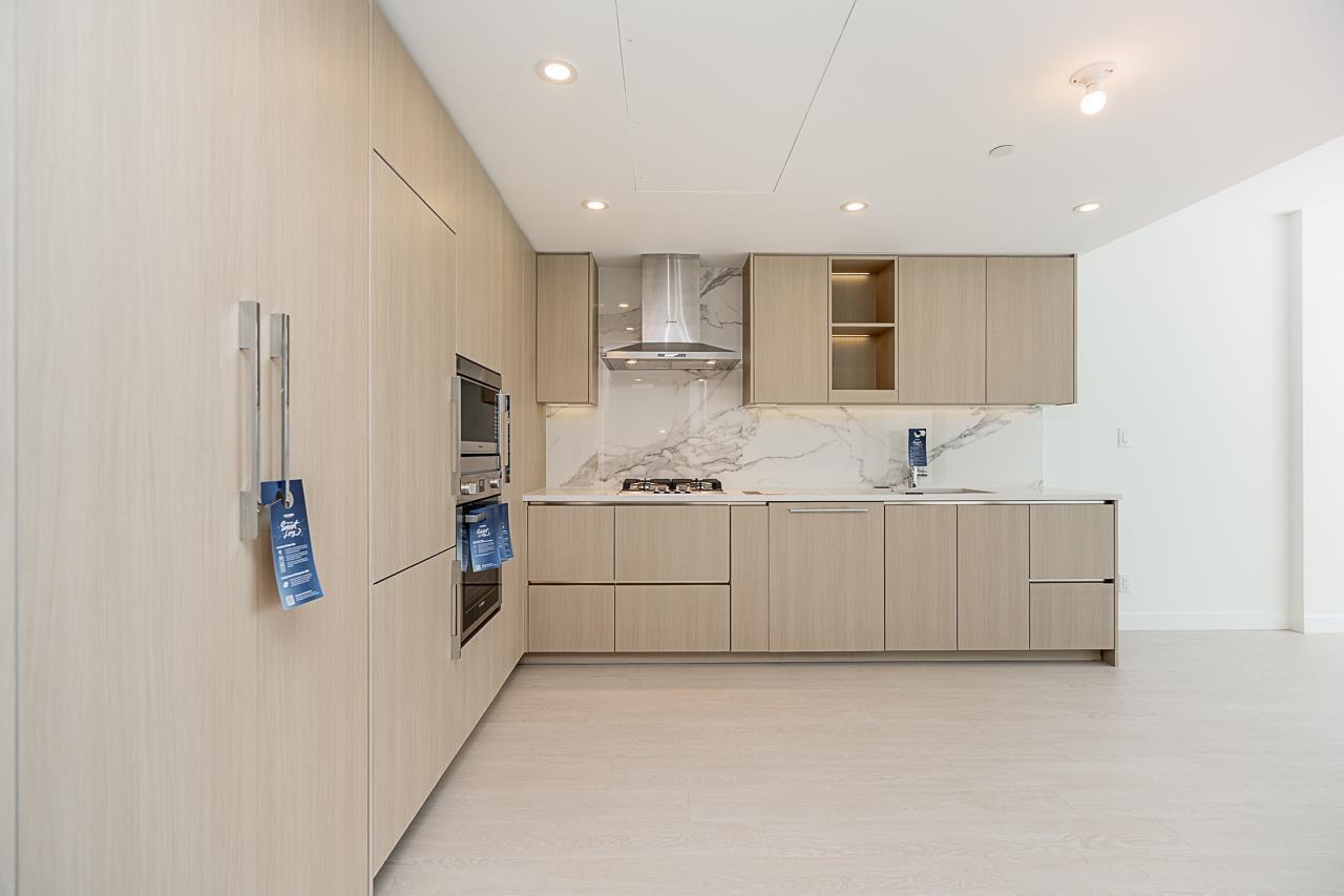 Photo 2 of 3505 13778 100 Avenue, Surrey BC