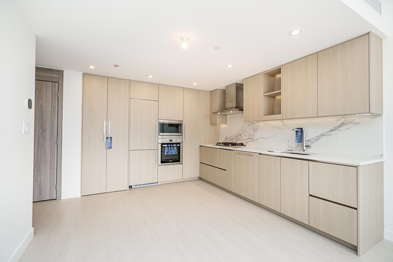 Photo 4 of 3505 13778 100 Avenue, Surrey BC