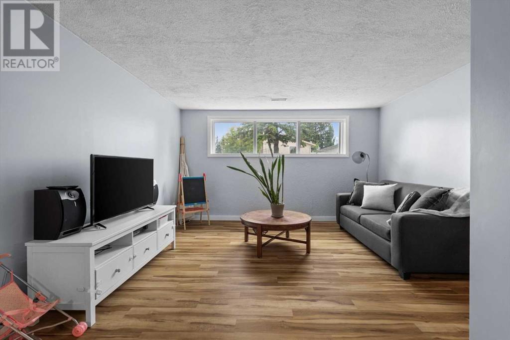 Single Family House Bi-level for Sale in  Cedar Ridge Drive SW Cedarbrae Calgary 