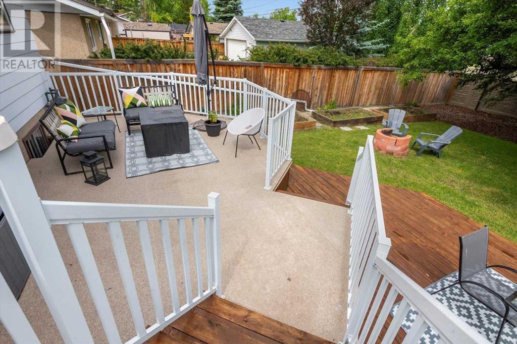 Single Family House Bi-level for Sale in  Cedar Ridge Drive SW Cedarbrae Calgary 