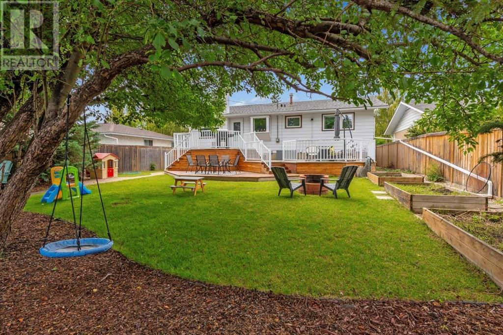 Single Family House Bi-level for Sale in  Cedar Ridge Drive SW Cedarbrae Calgary 