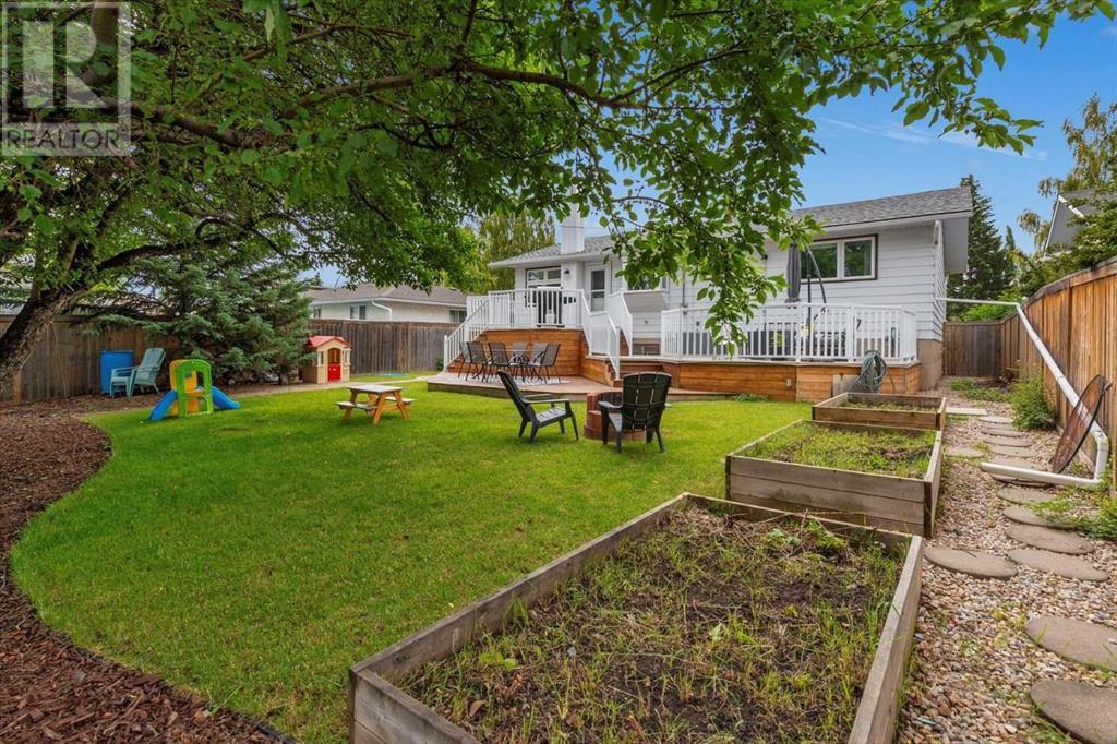 Single Family House Bi-level for Sale in  Cedar Ridge Drive SW Cedarbrae Calgary 