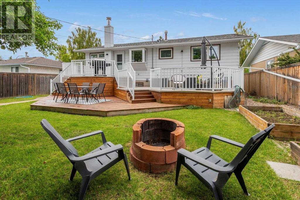 Single Family House Bi-level for Sale in  Cedar Ridge Drive SW Cedarbrae Calgary 