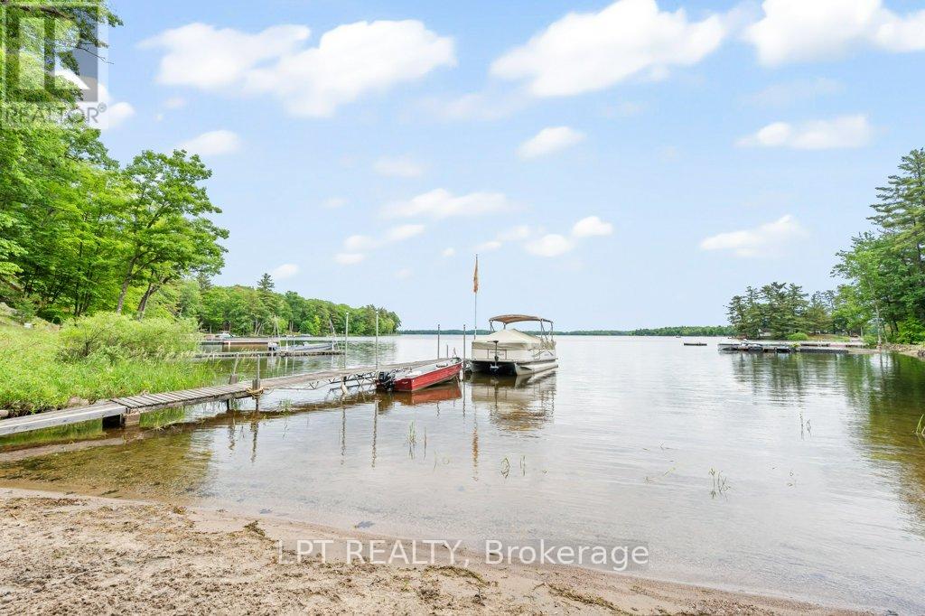 Photo 23 of 31 Acorn Lane, Frontenac ON