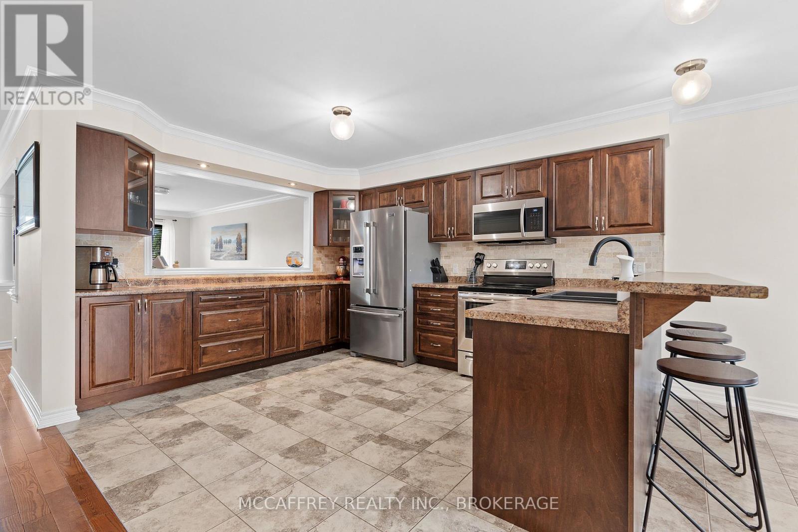 Photo 7 of 37 Kanvers Way, Greater Napanee ON