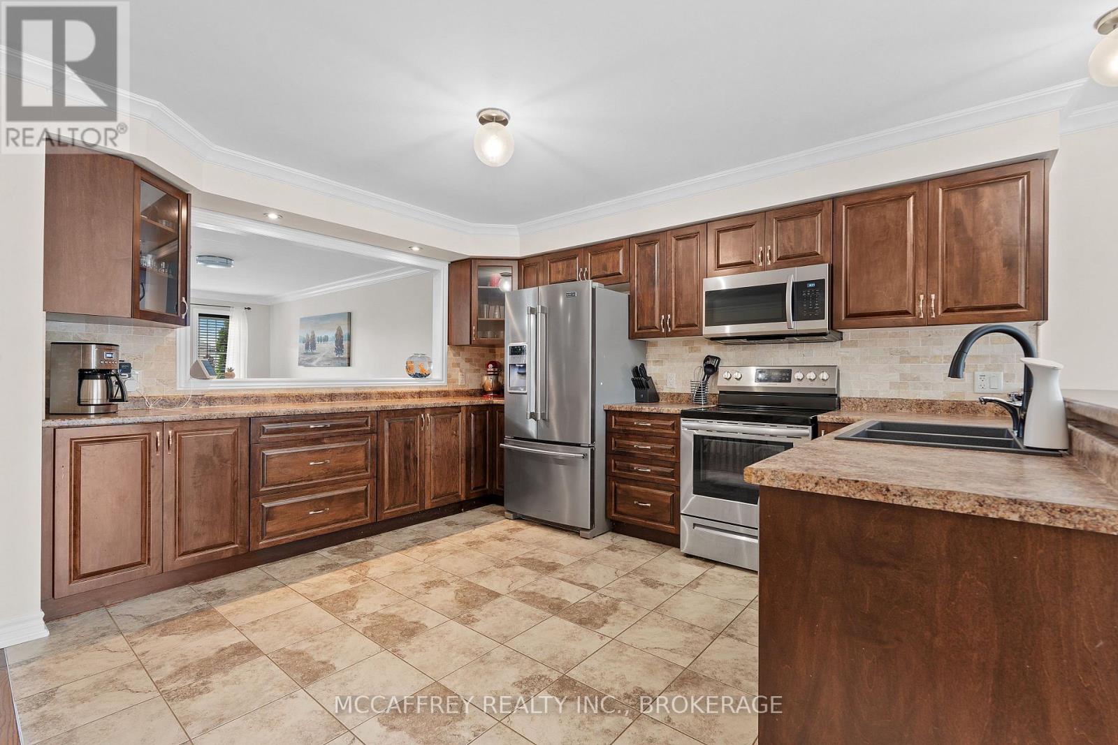 Photo 40 of 37 Kanvers Way, Greater Napanee ON