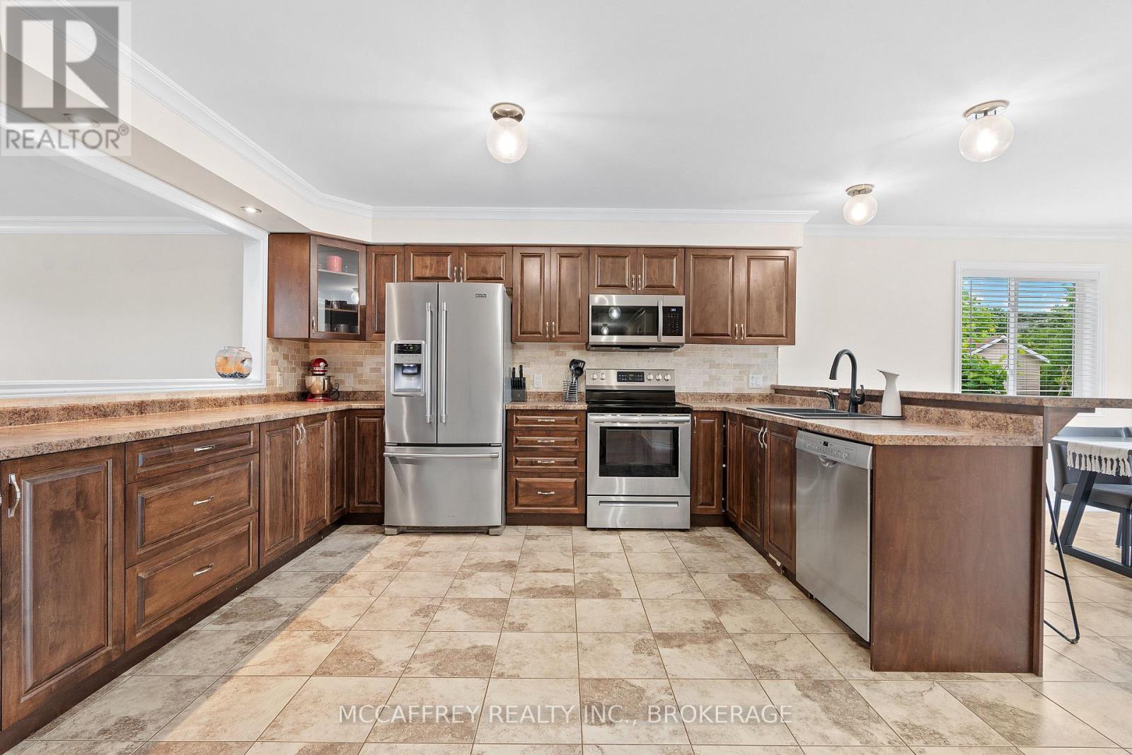 Photo 5 of 37 Kanvers Way, Greater Napanee ON