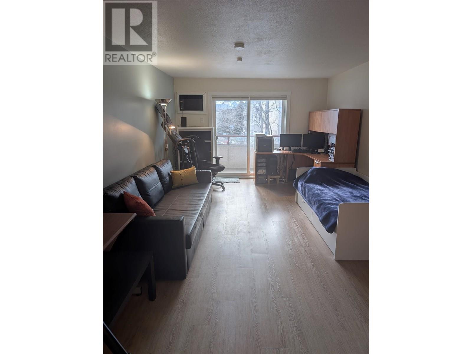 203 993 KLO Road, Kelowna
