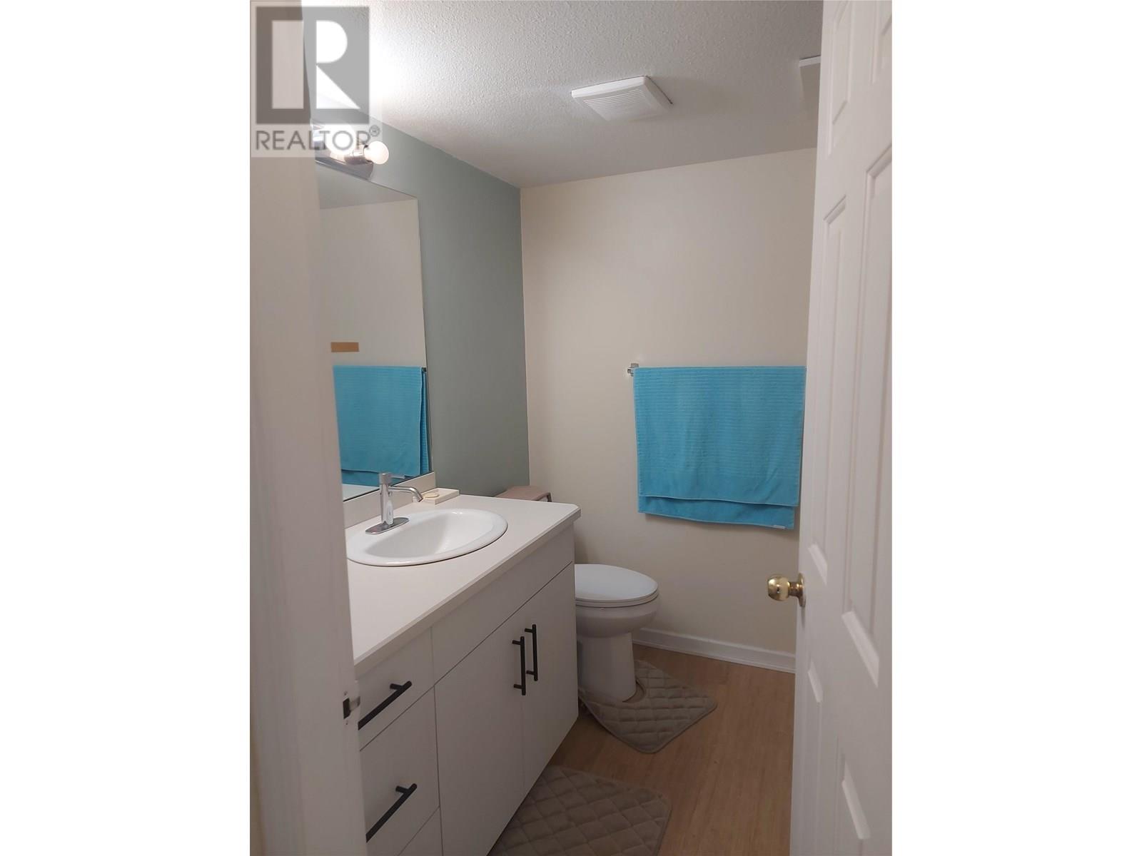 203 993 KLO Road, Kelowna