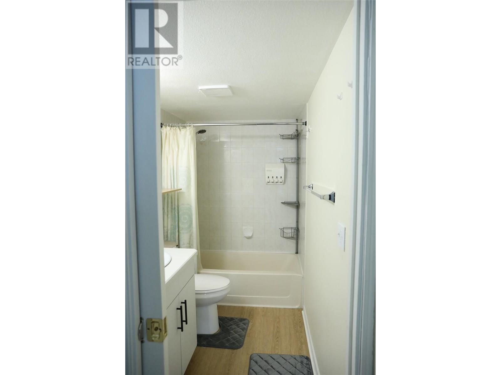 203 993 KLO Road, Kelowna