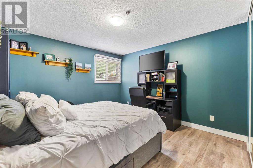 Single Family House for Sale in    Avenue SW Cliff Bungalow Calgary 