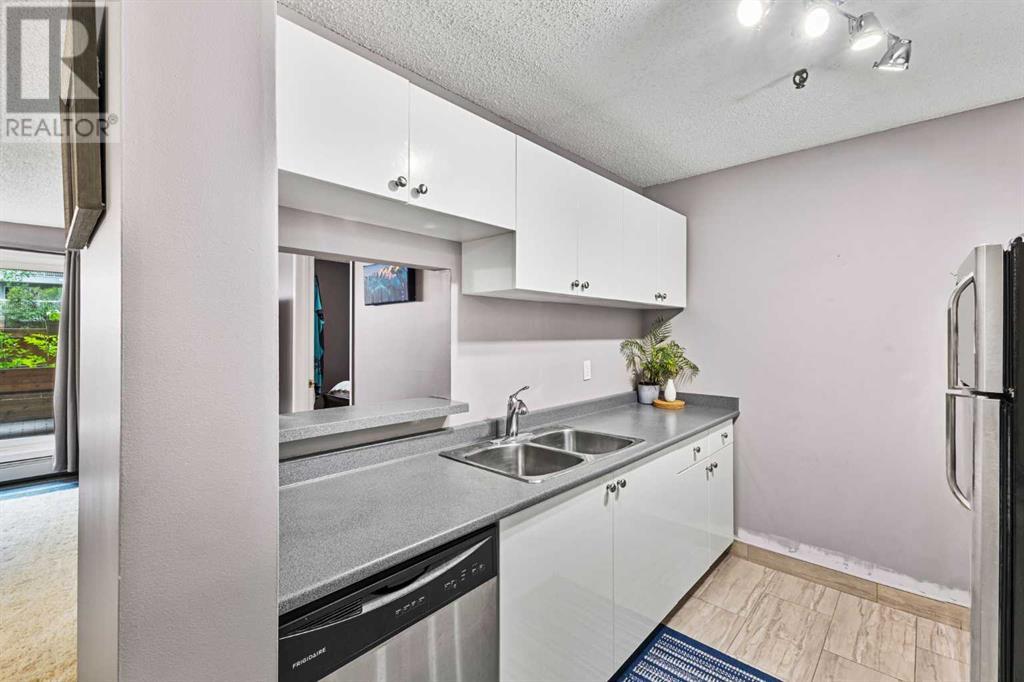Single Family House for Sale in    Avenue SW Cliff Bungalow Calgary 