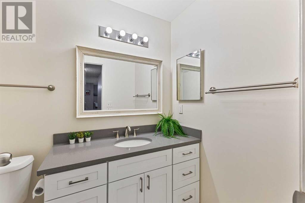 Single Family House for Sale in    Avenue SW Cliff Bungalow Calgary 