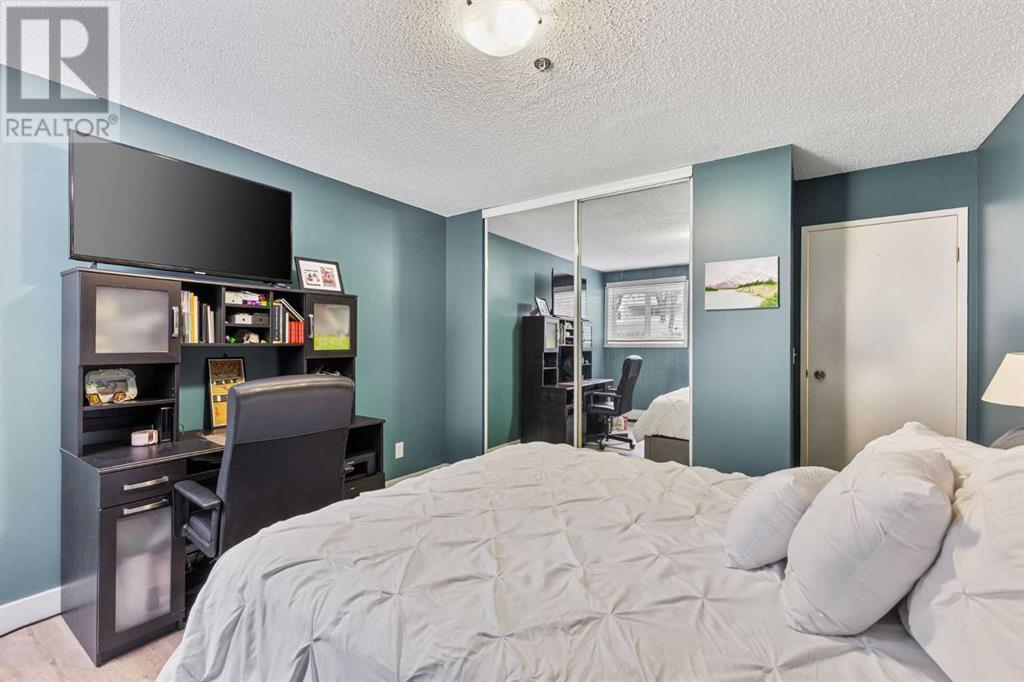Single Family House for Sale in    Avenue SW Cliff Bungalow Calgary 